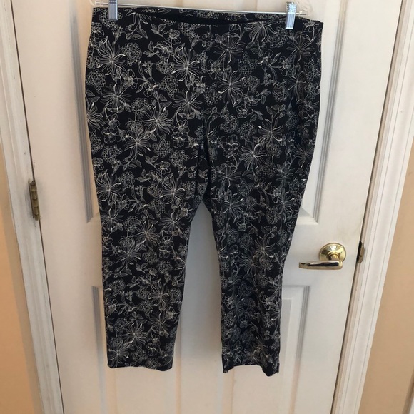 Jasmine & Julia Black &White Floral Pants Sz 14W - Picture 1 of 9